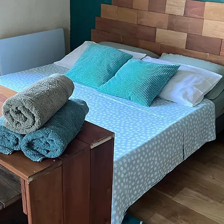 Couette-café Avec Piscine Au Dessus Des Cinque Terre 3*
